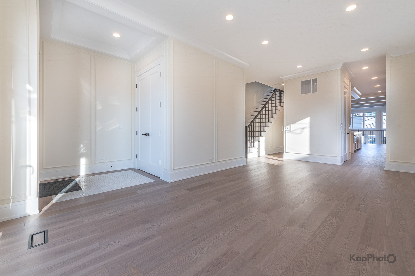 4015 N Albany Avenue