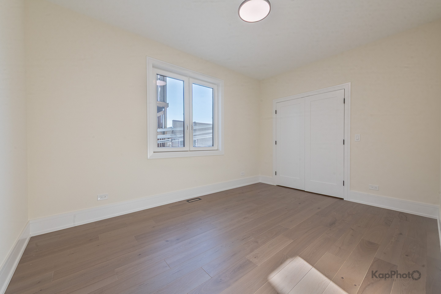 4015 N Albany Avenue