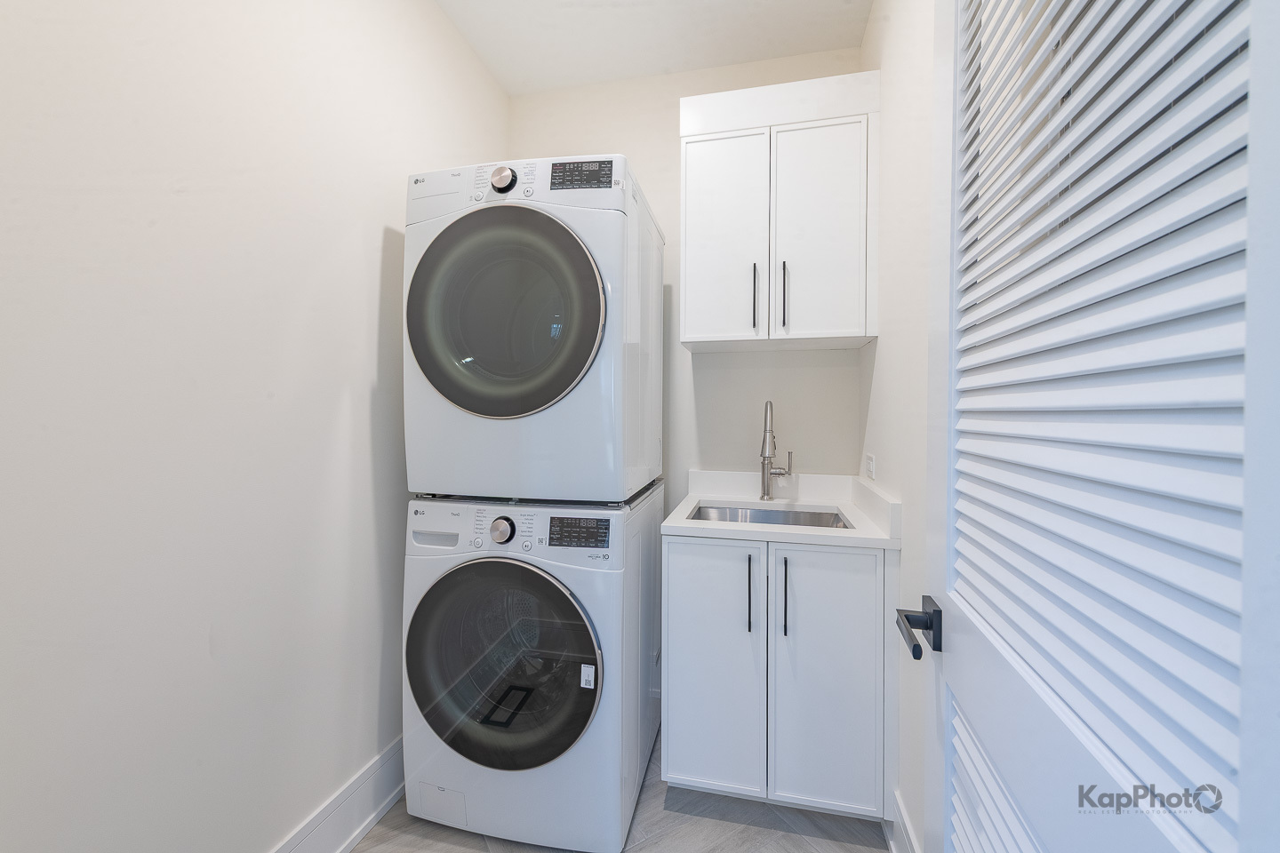 4015 N Albany Avenue