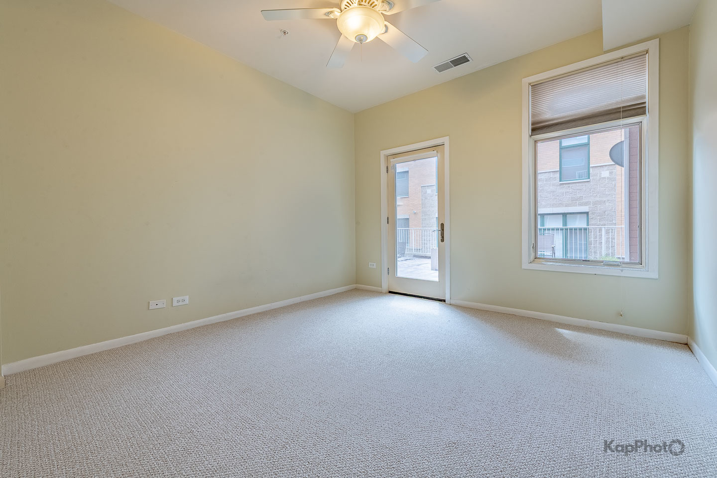 915 S Oak Park Avenue Unit: 1B