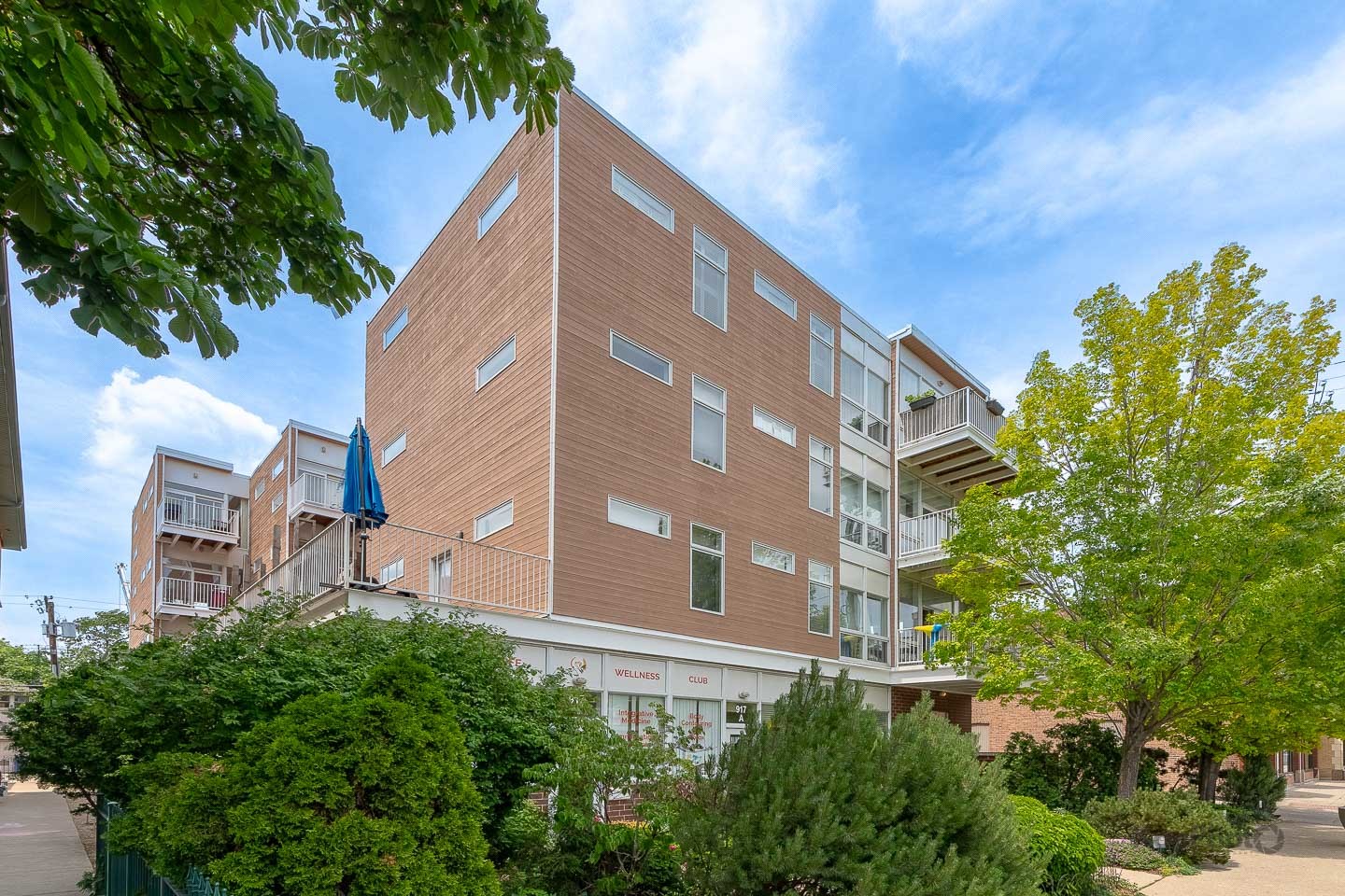915 S Oak Park Avenue Unit: 1B