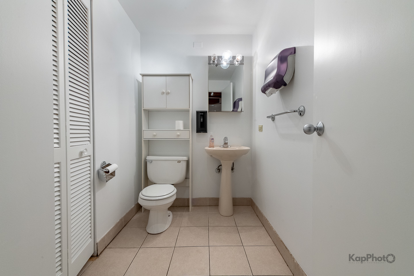 921 W Van Buren Street Unit: 2B