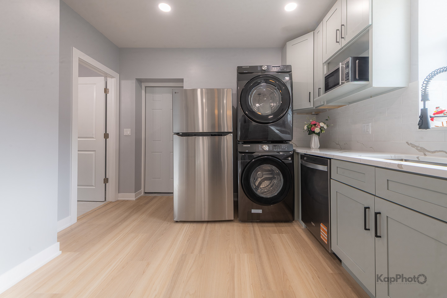 2821 S Emerald Avenue Unit: 2R