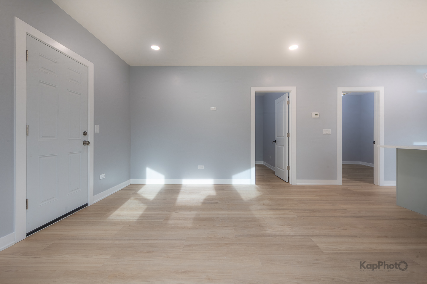 2821 S Emerald Avenue Unit: 2R