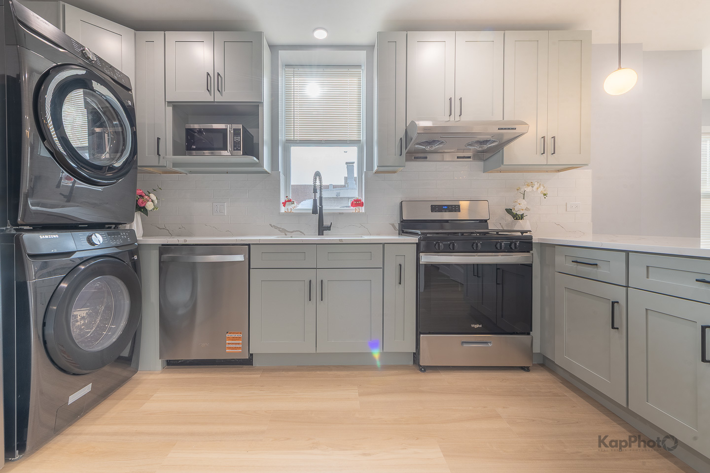 2821 S Emerald Avenue Unit: 2R