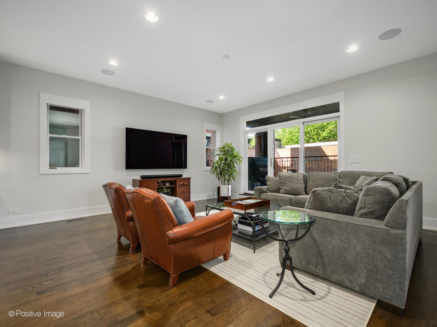 2018 W LEMOYNE Street Unit: 1W