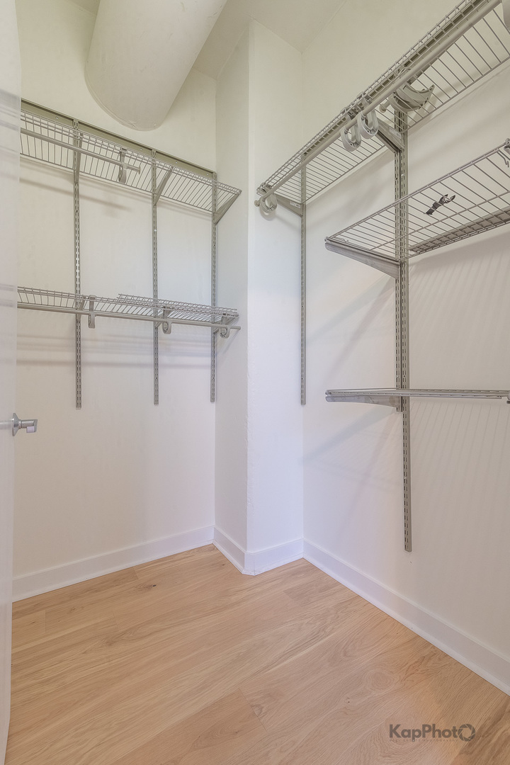 901 W MADISON Street Unit: 921