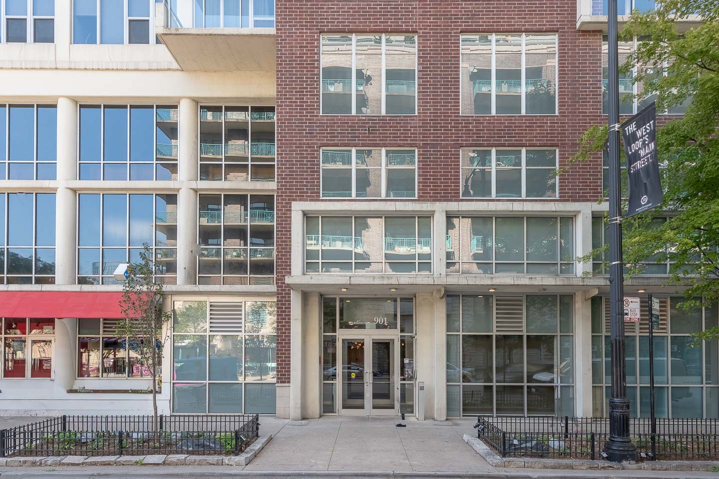 901 W MADISON Street Unit: 921
