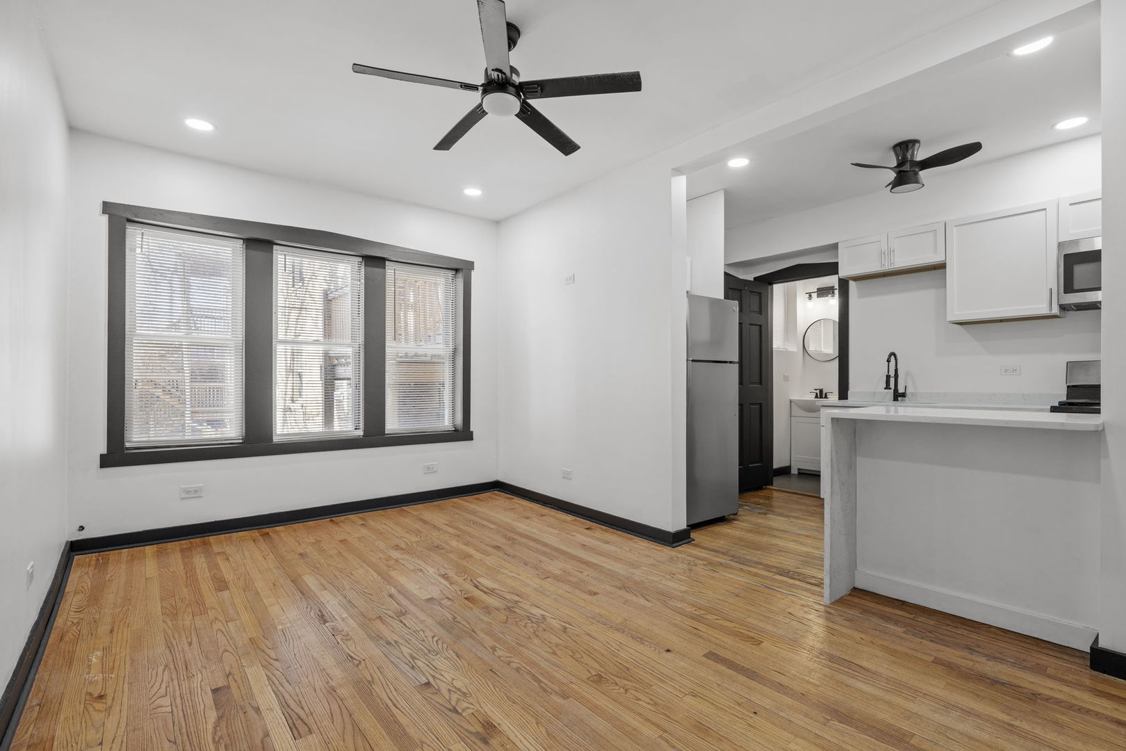 7202 S Indiana Avenue Unit: 1R