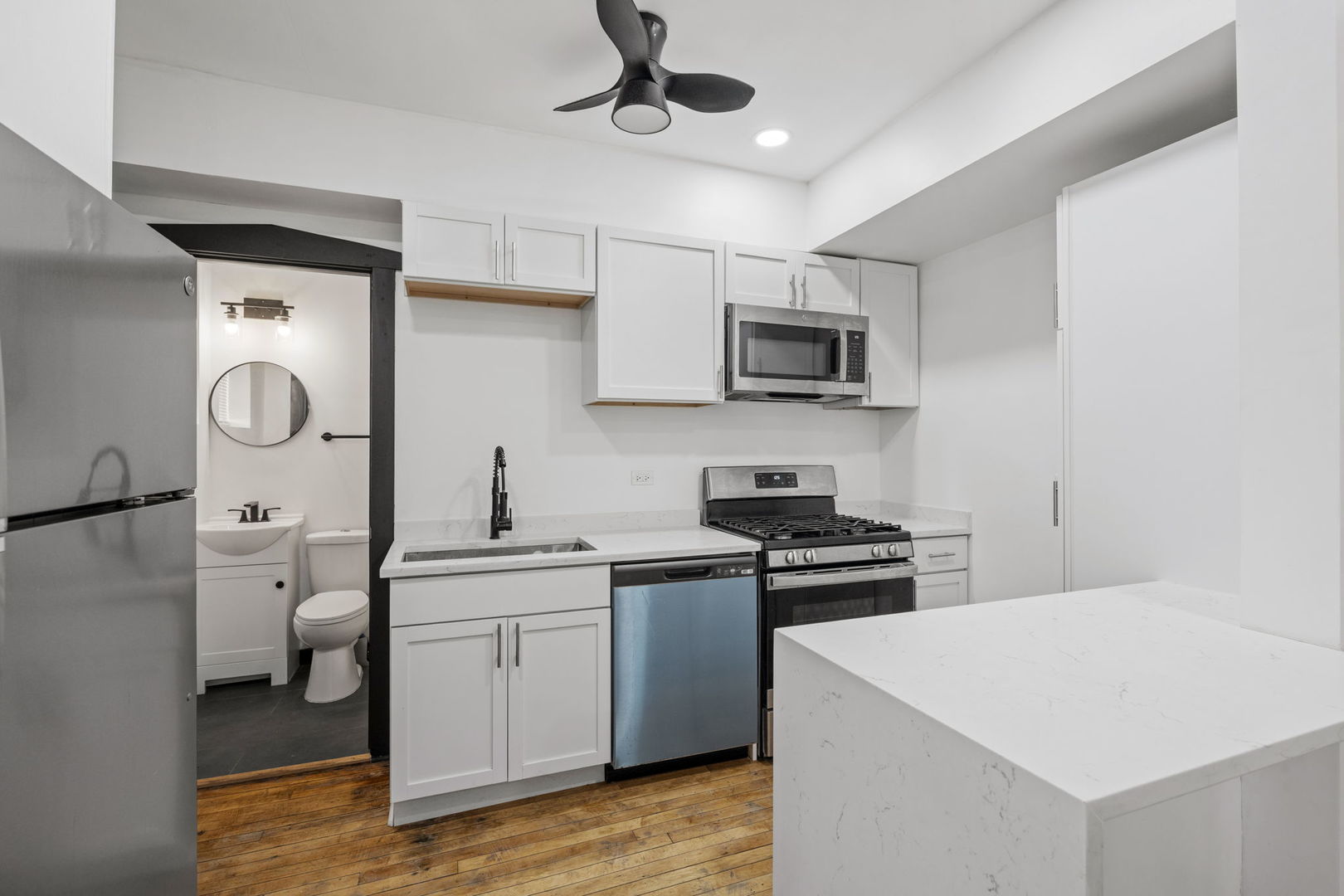 7202 S Indiana Avenue Unit: 1R