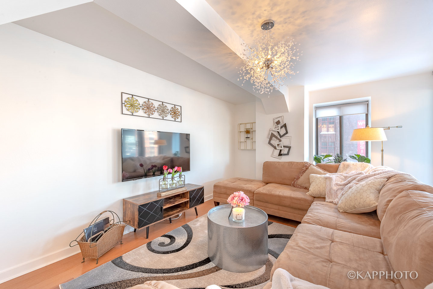 345 N Canal Street Unit: 404