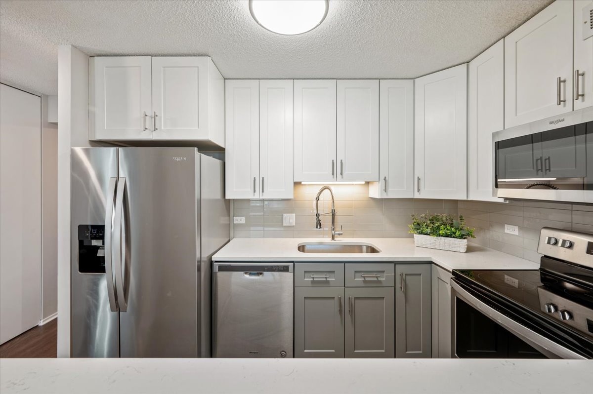 440 N McClurg Court Unit: 916