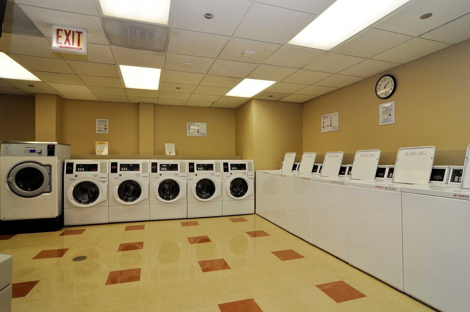 440 N McClurg Court Unit: 916