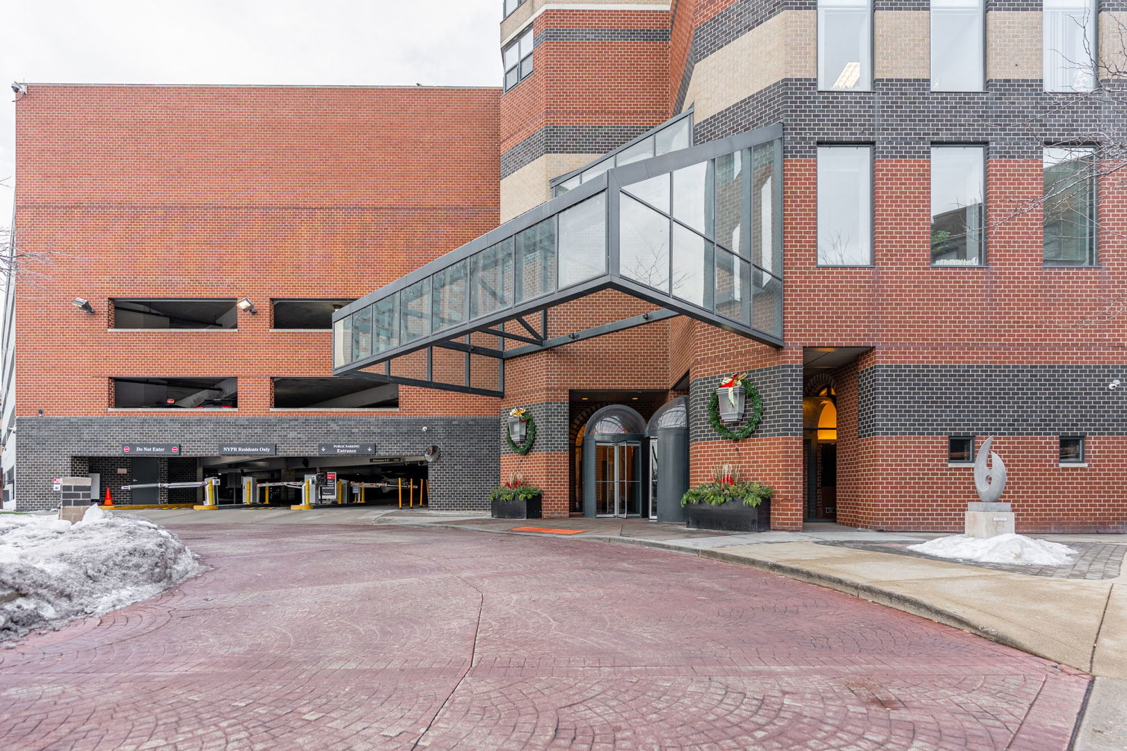 3660 N Lake Shore Drive Unit: 1912