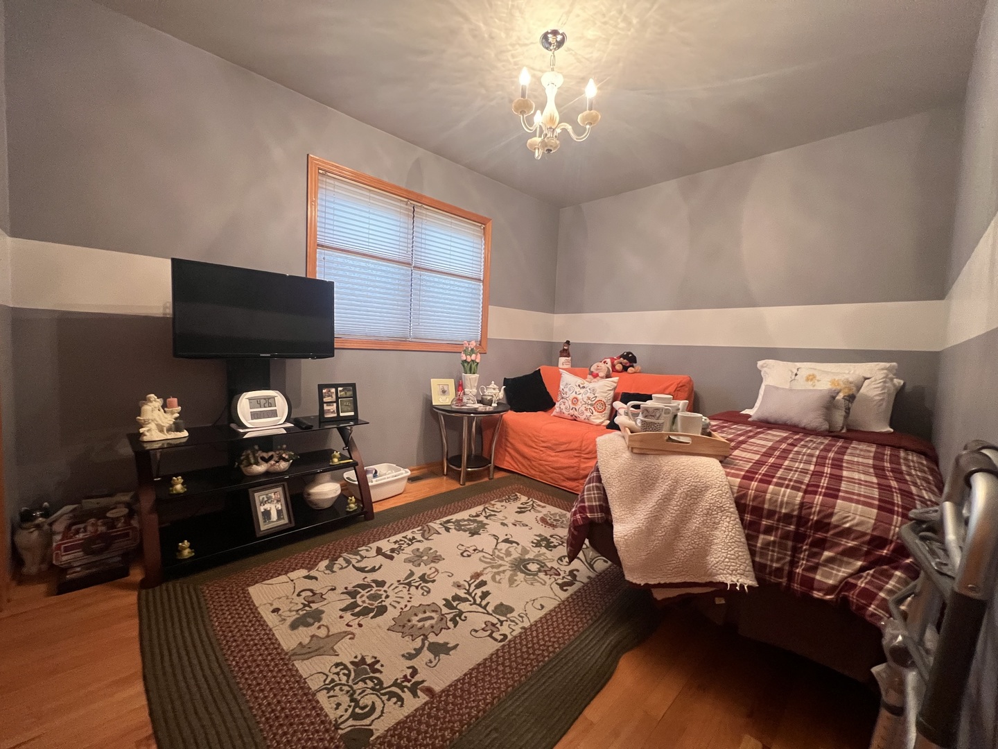 2435 W 34th Street