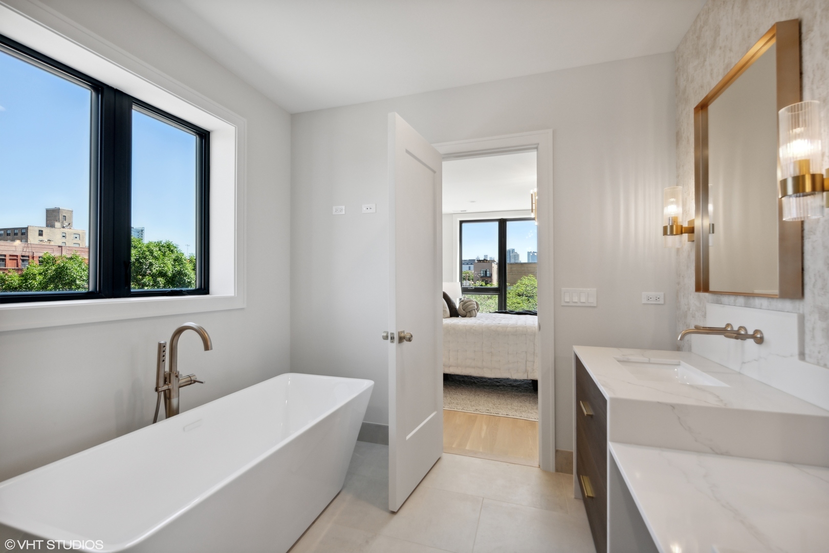 450 N Racine Avenue Unit: 1