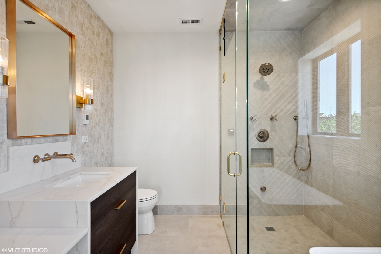 450 N Racine Avenue Unit: 1