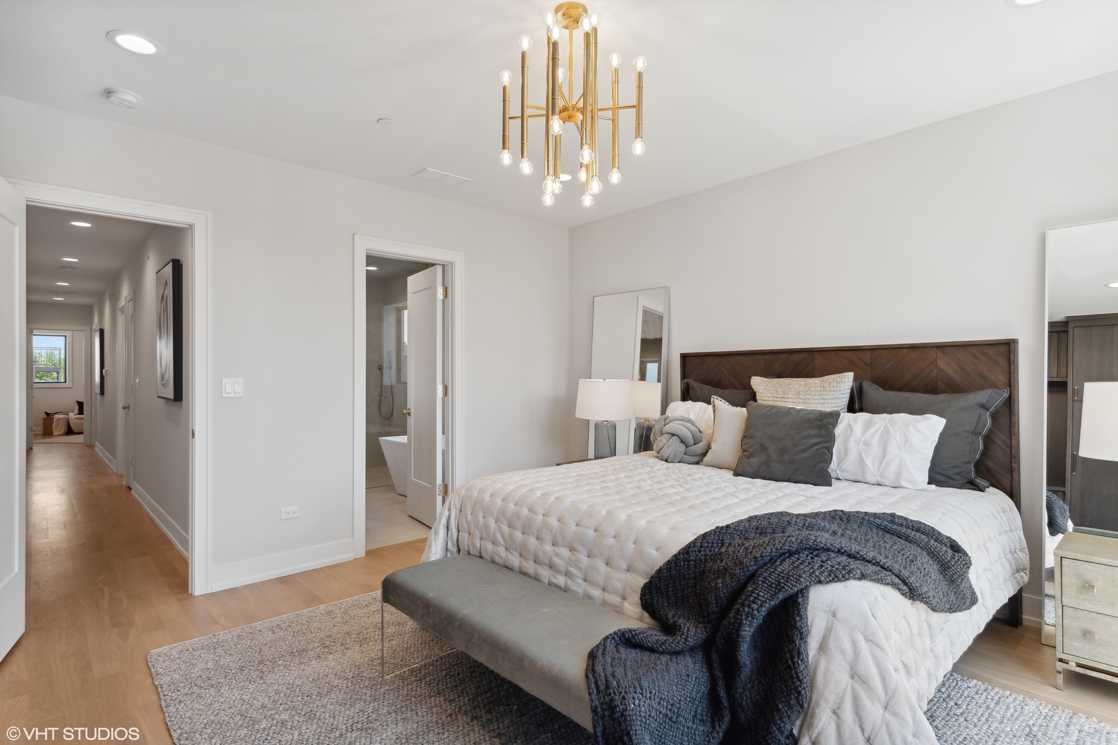 450 N Racine Avenue Unit: 1