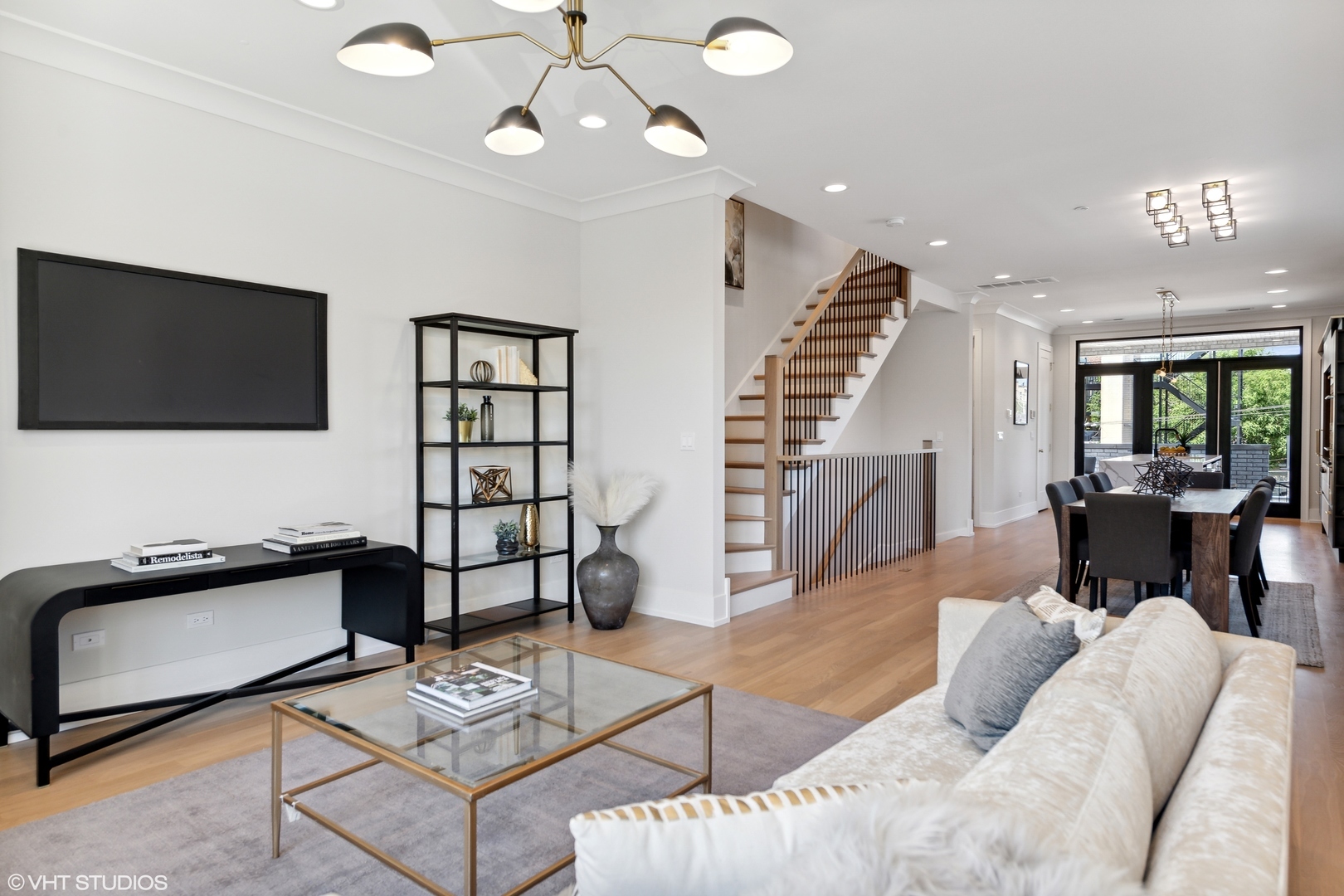 450 N Racine Avenue Unit: 1