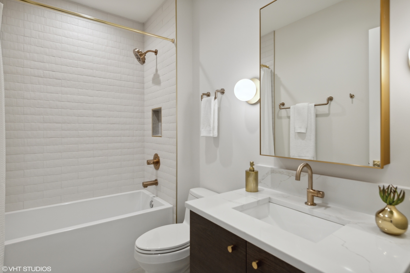 450 N Racine Avenue Unit: 1