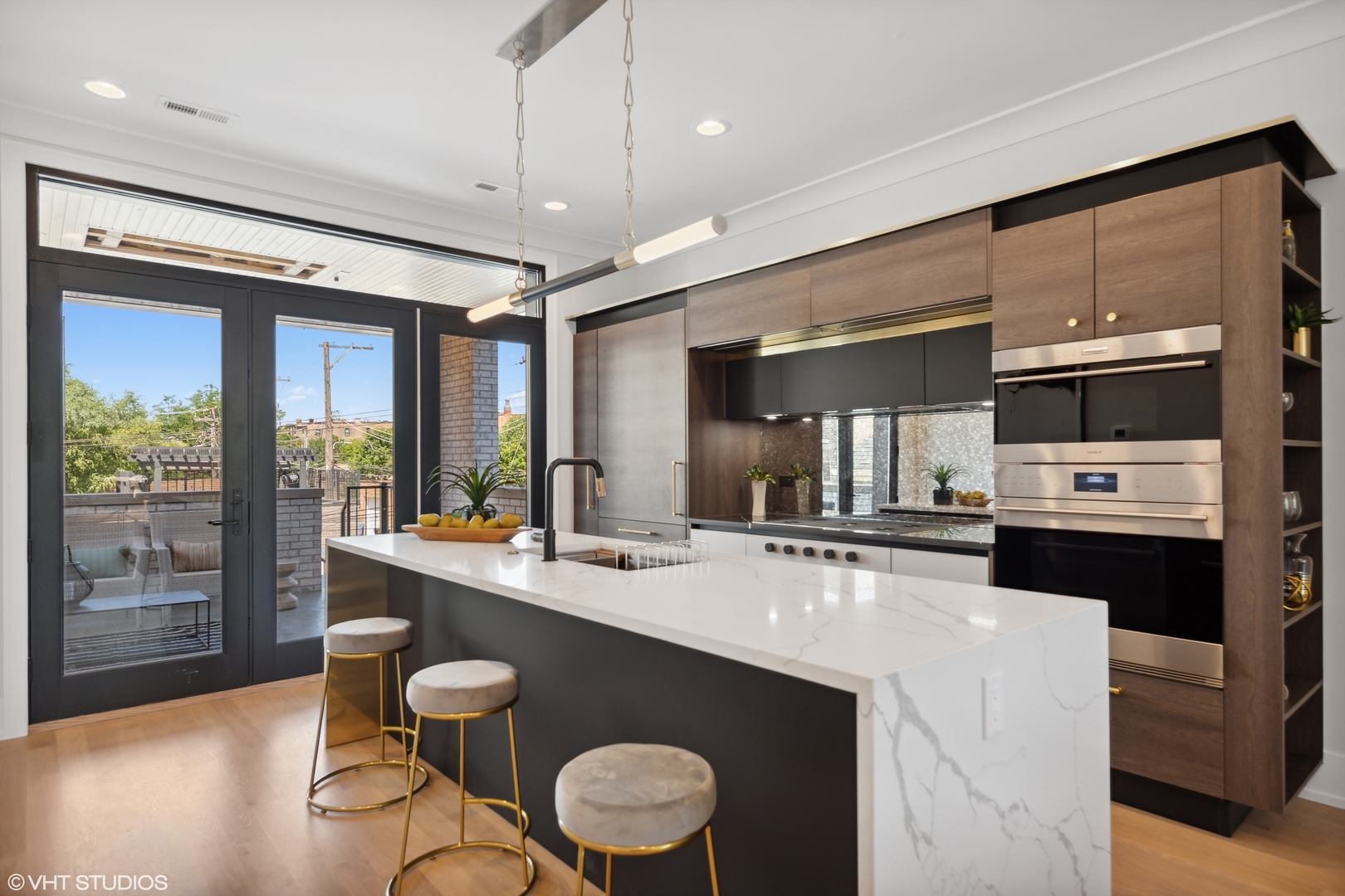 450 N Racine Avenue Unit: 1