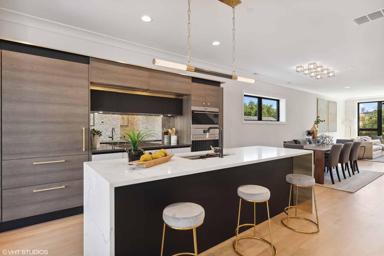 450 N Racine Avenue Unit: 1