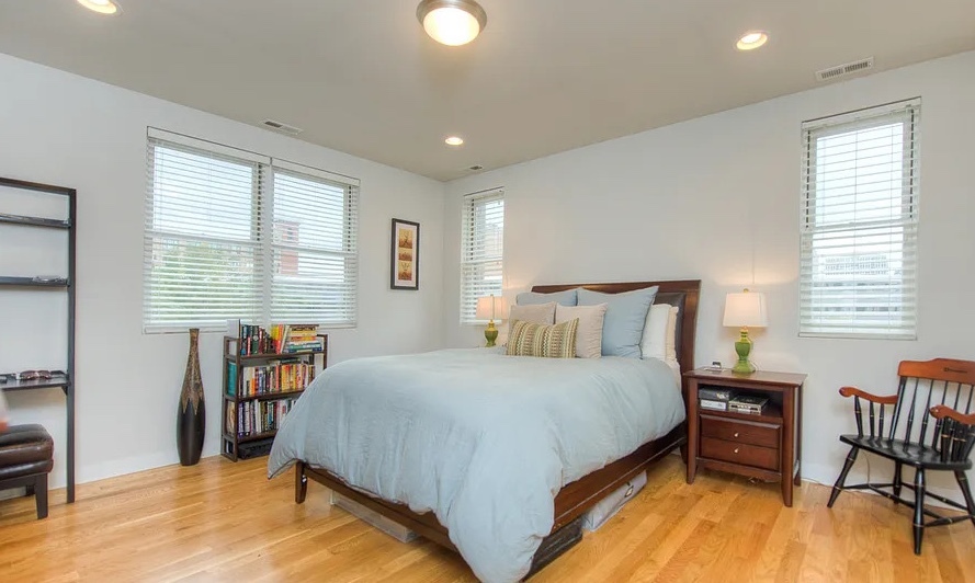 693 N Peoria Street Unit: 3S