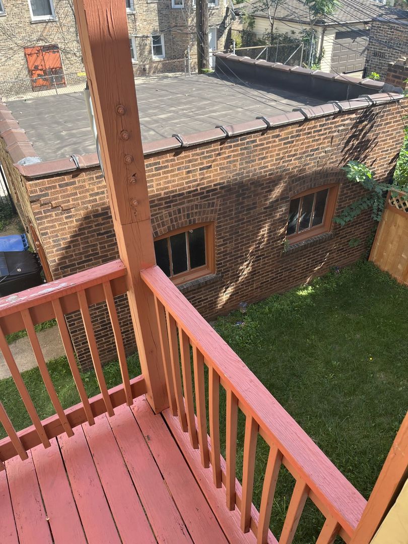 8019 S Vernon Avenue Unit: 2