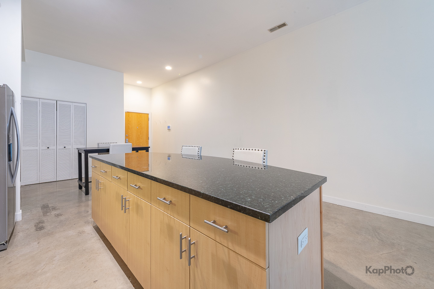 949 W Madison Street Unit: 207