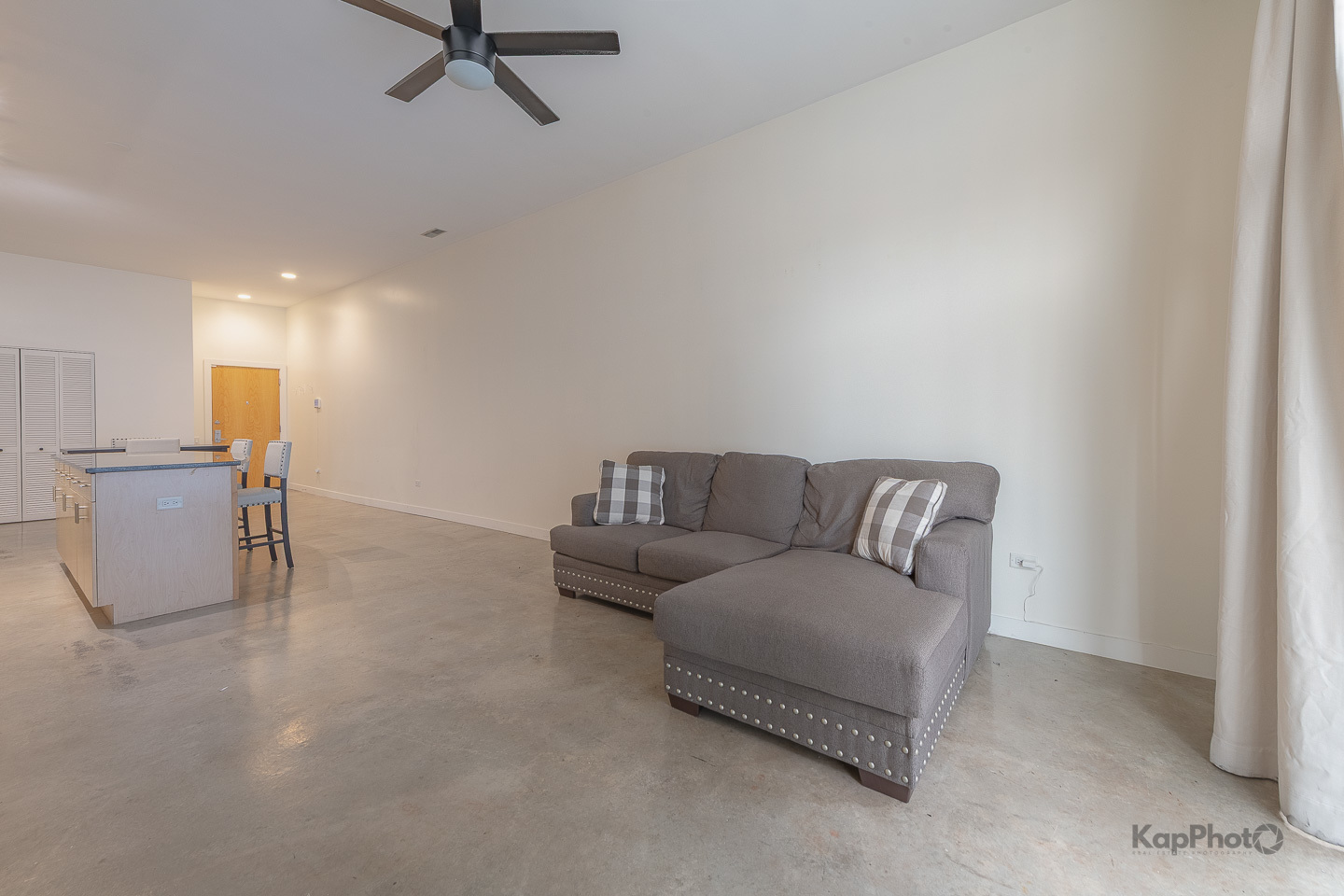 949 W Madison Street Unit: 207