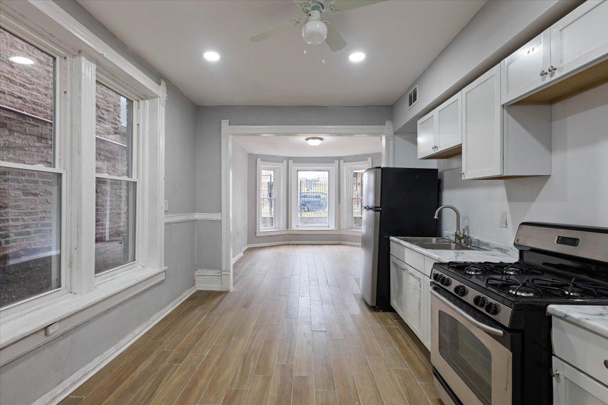 1913 S Troy Street Unit: G