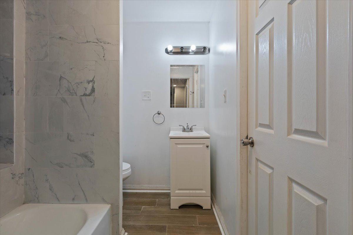 1913 S Troy Street Unit: G