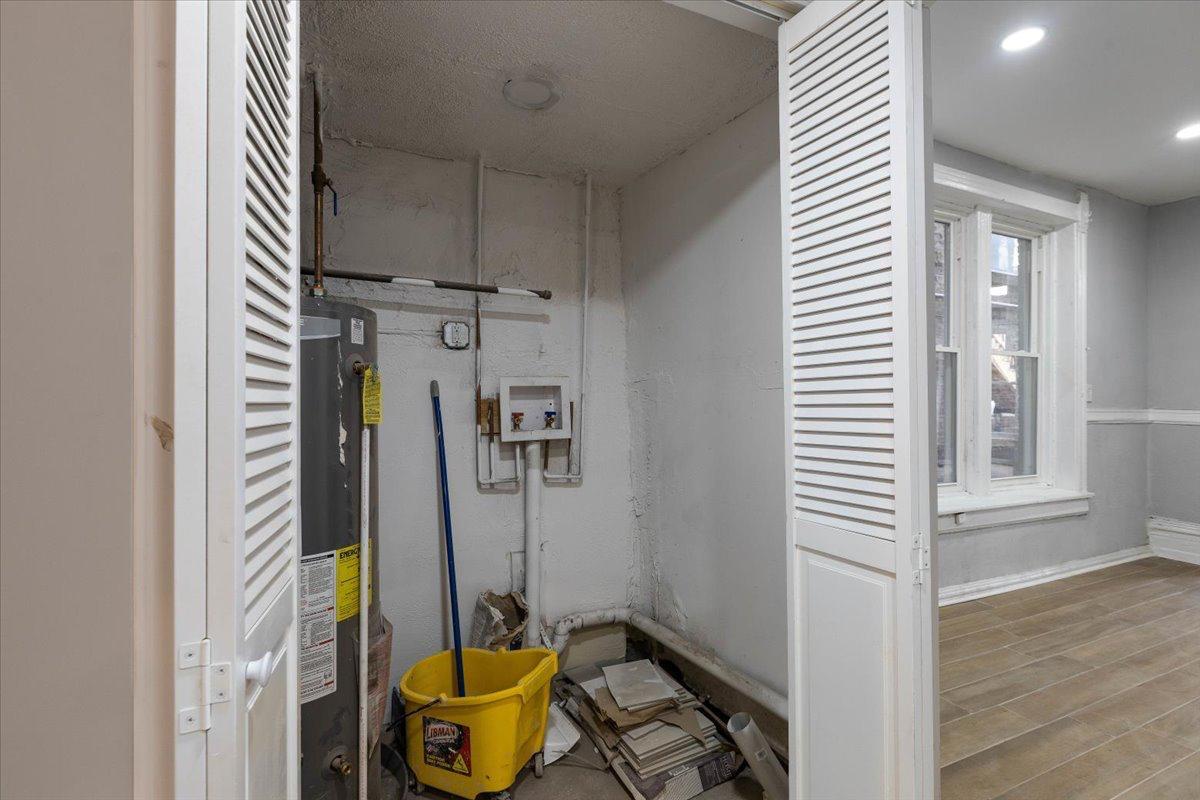 1913 S Troy Street Unit: G