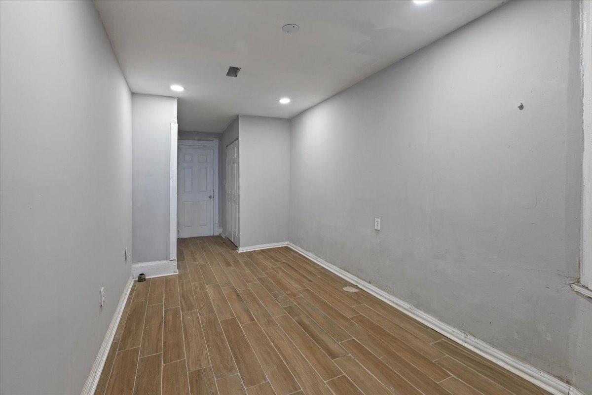 1913 S Troy Street Unit: G