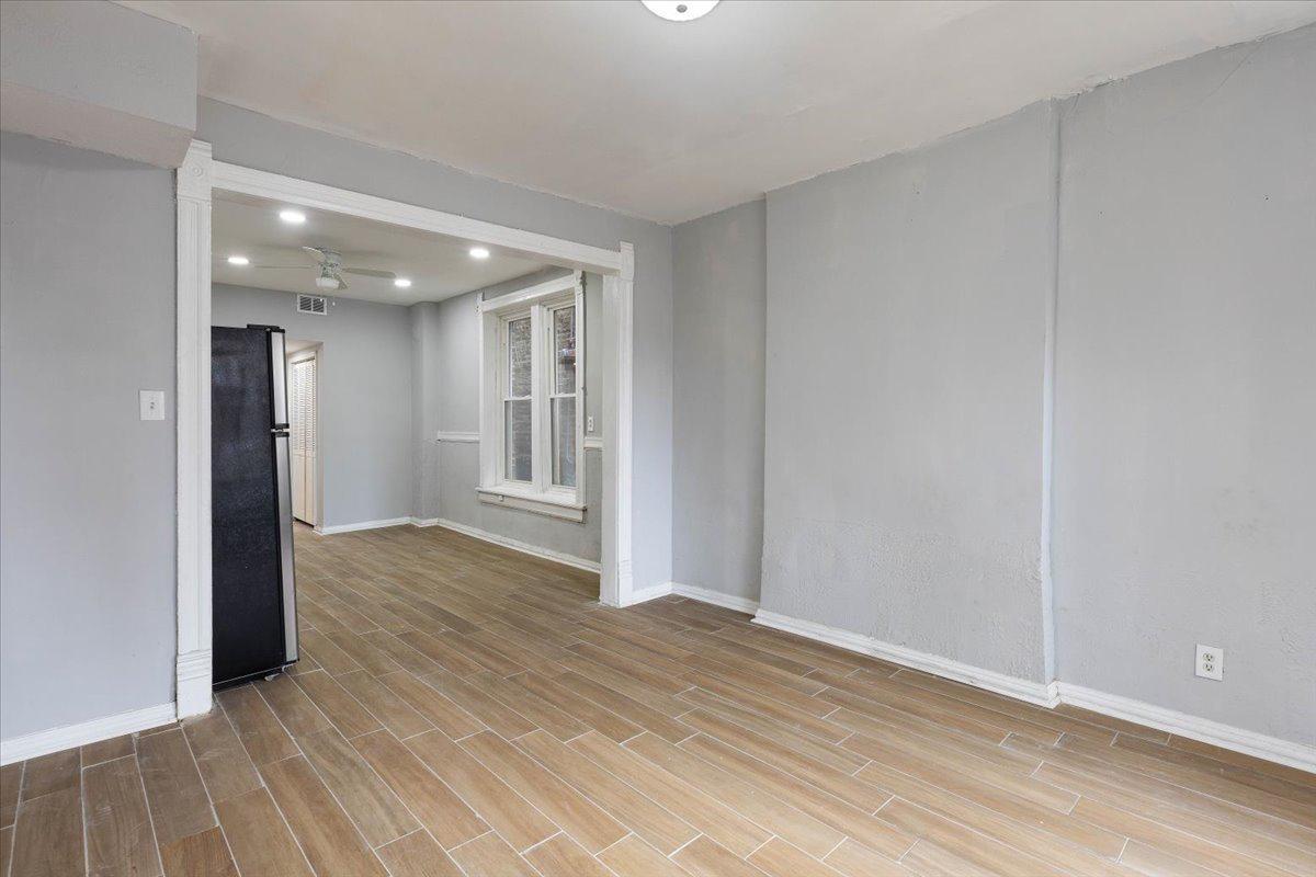 1913 S Troy Street Unit: G