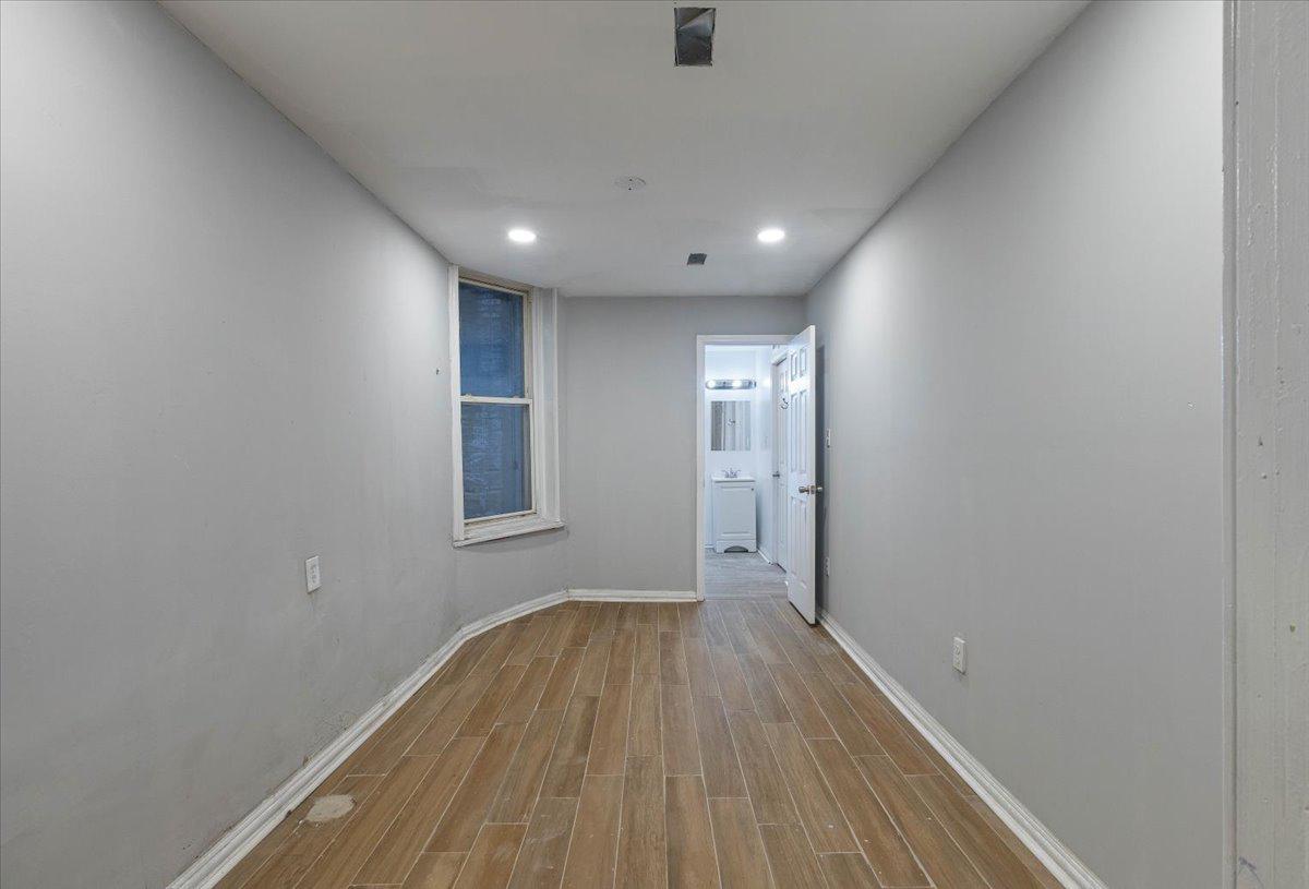 1913 S Troy Street Unit: G