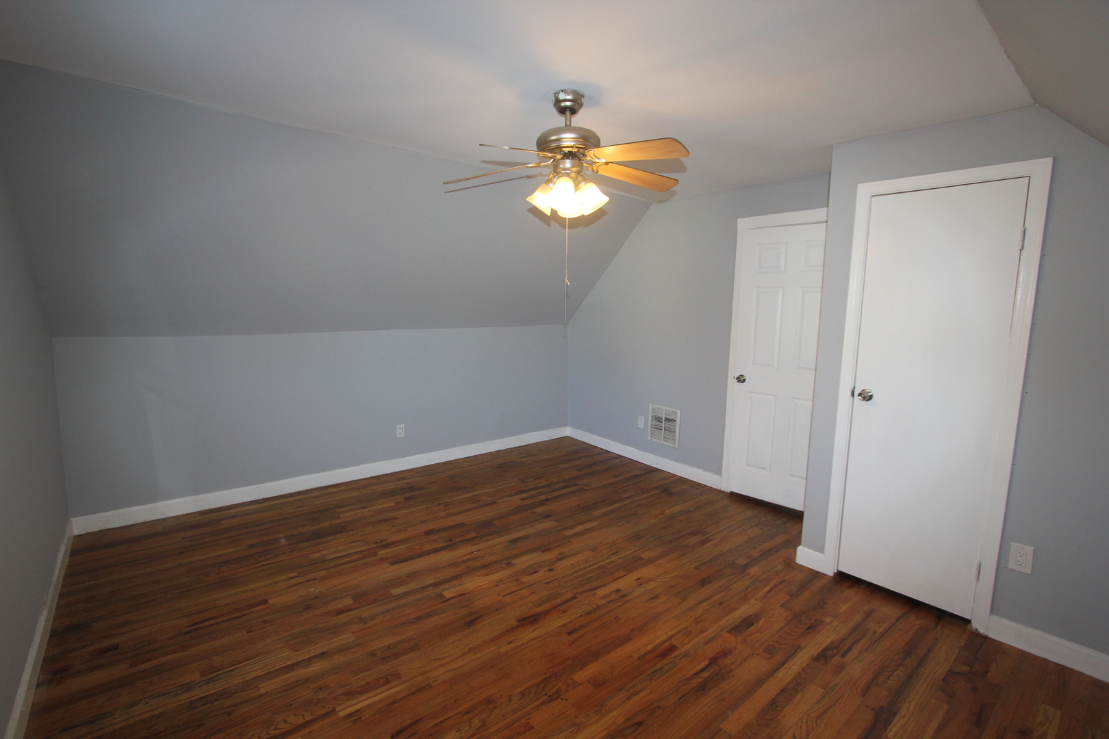 2963 W Nelson Street Unit: 3