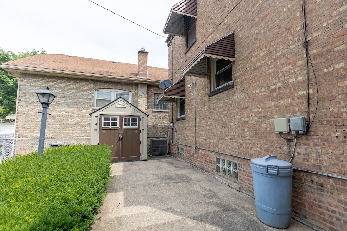 2802 Cuyler Avenue