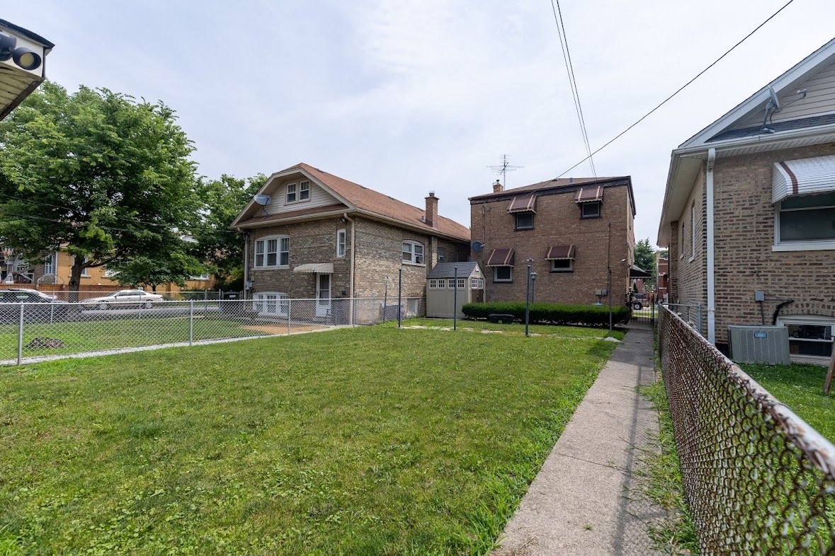 2802 Cuyler Avenue