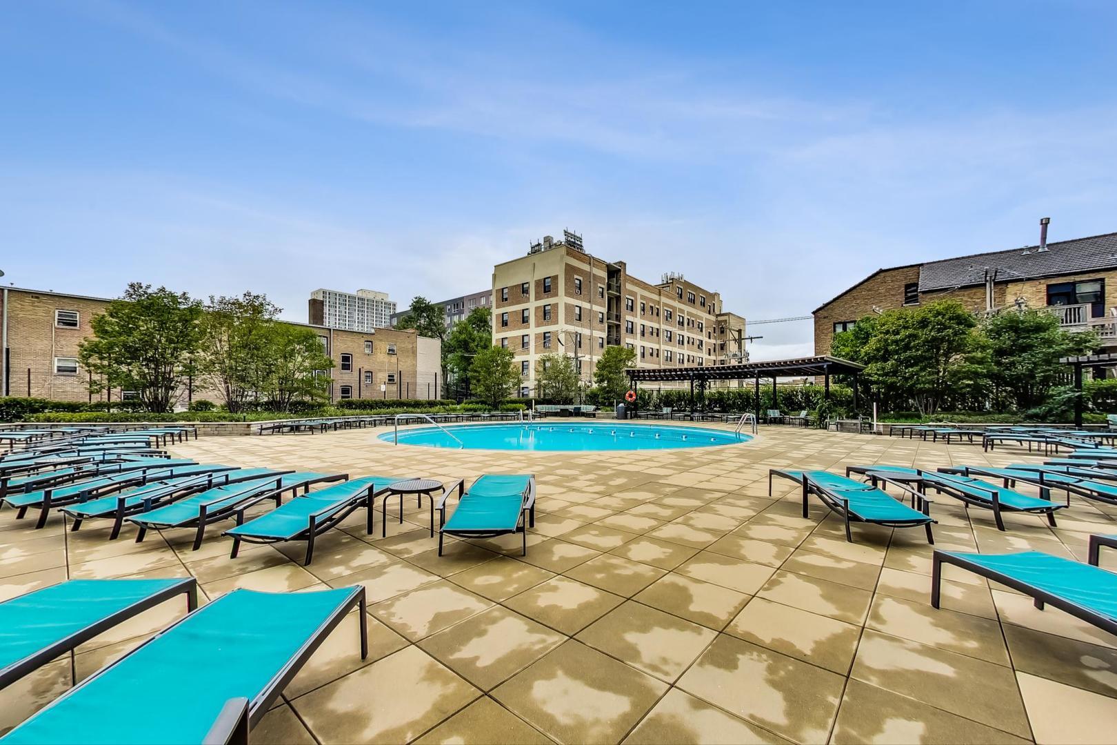 3930 N PINE GROVE Avenue Unit: 1106