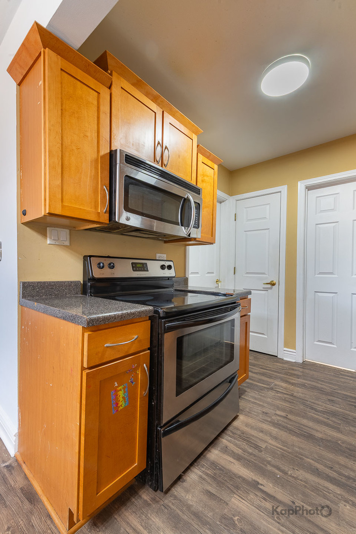 4309 S HARLEM Avenue Unit: 6