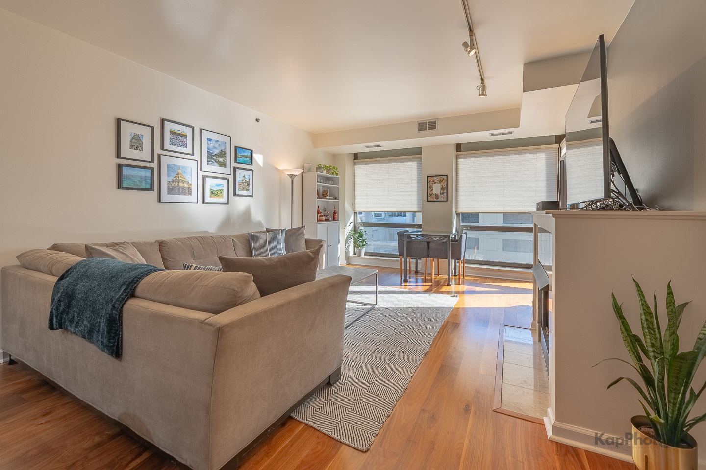 1212 N Wells Street Unit: 303