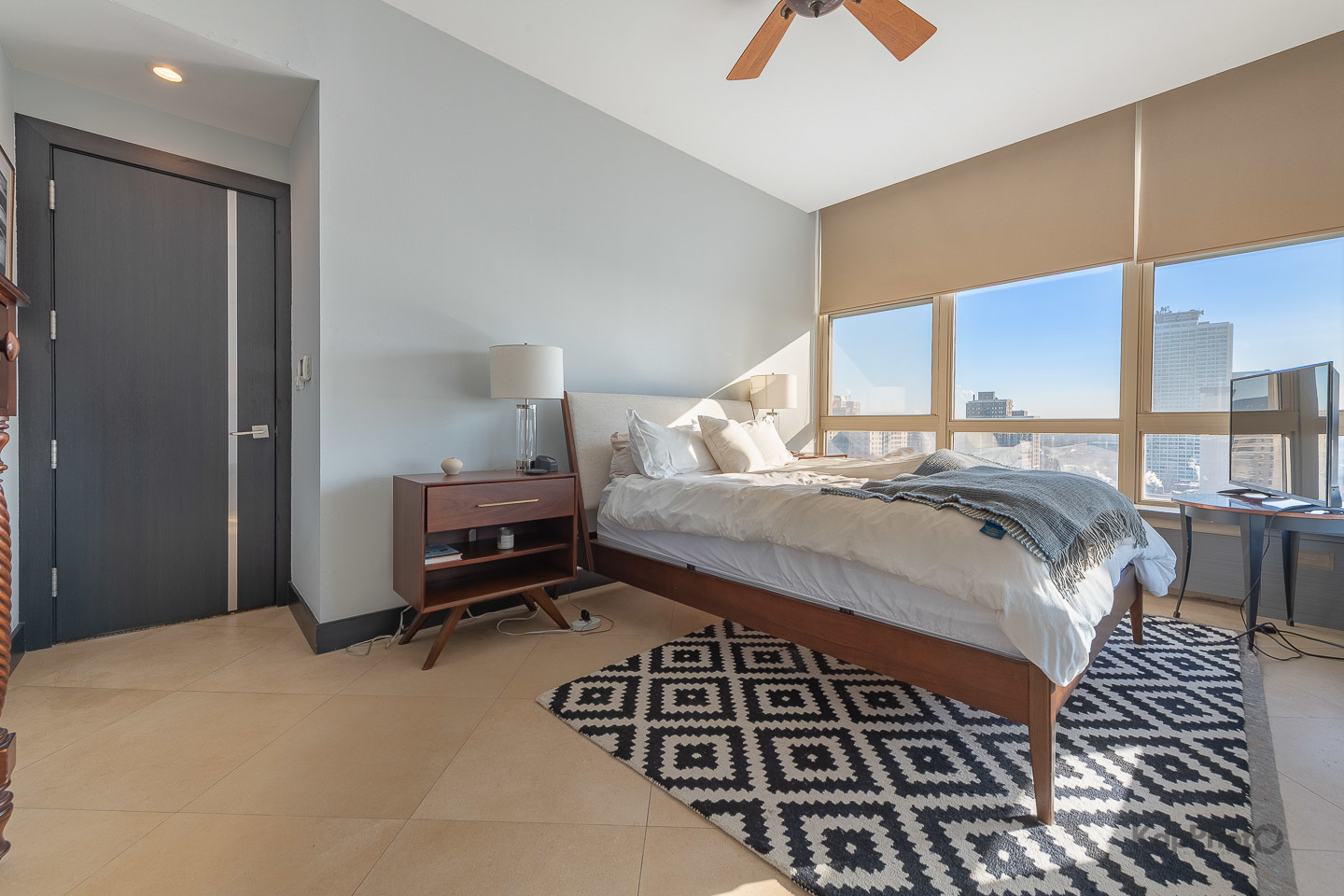 5401 S Hyde Park Boulevard Unit: 1502