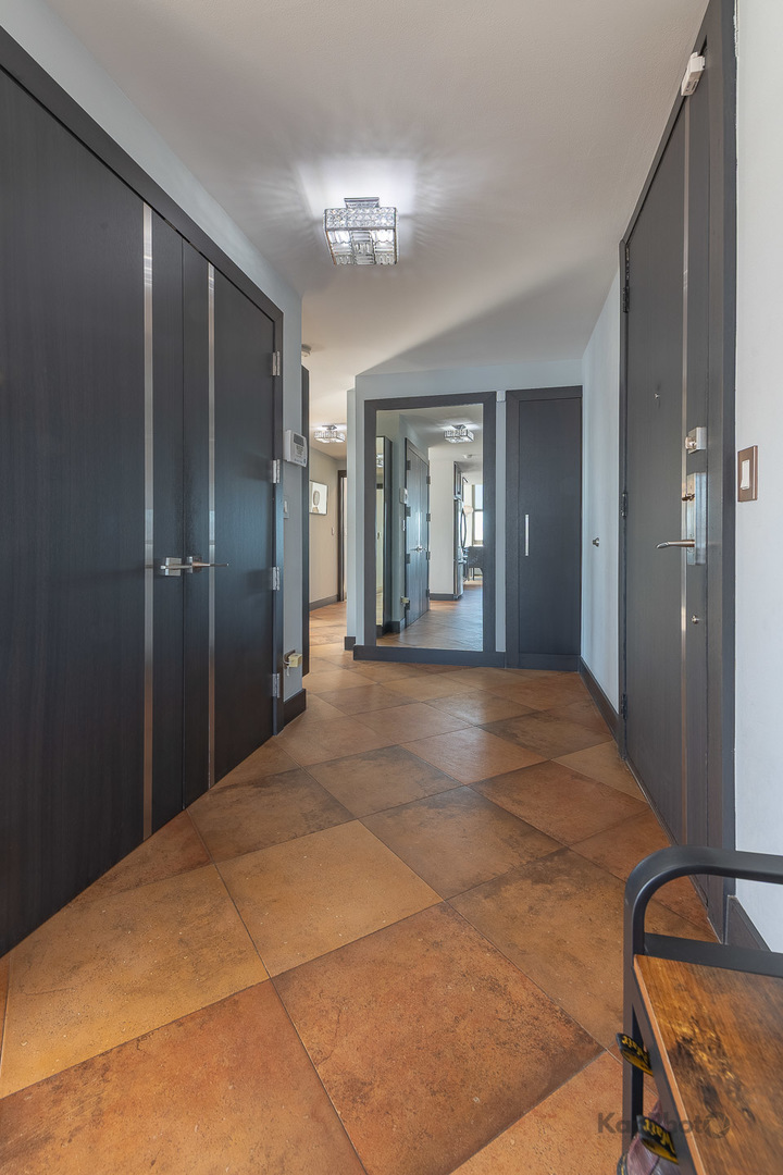 5401 S Hyde Park Boulevard Unit: 1502