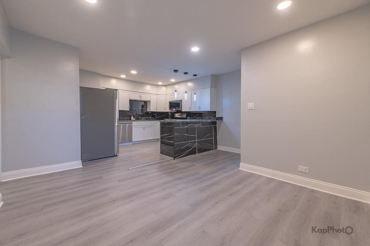 6259 W Peterson Avenue Unit: 1F