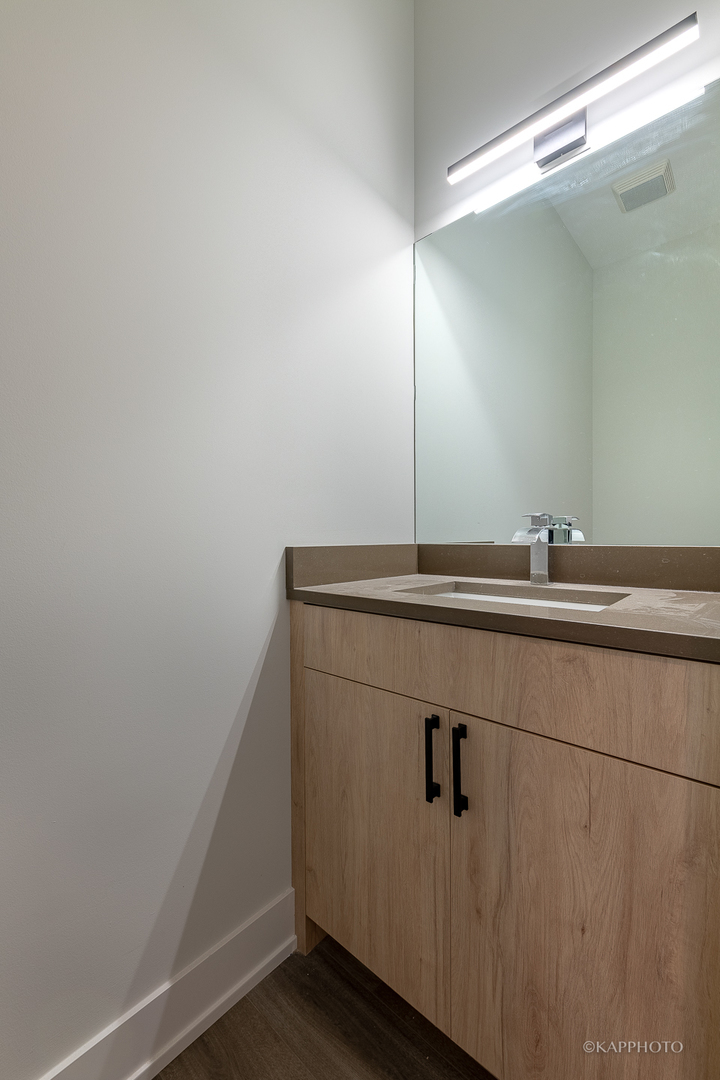 4021 N Keystone Avenue Unit: 1S