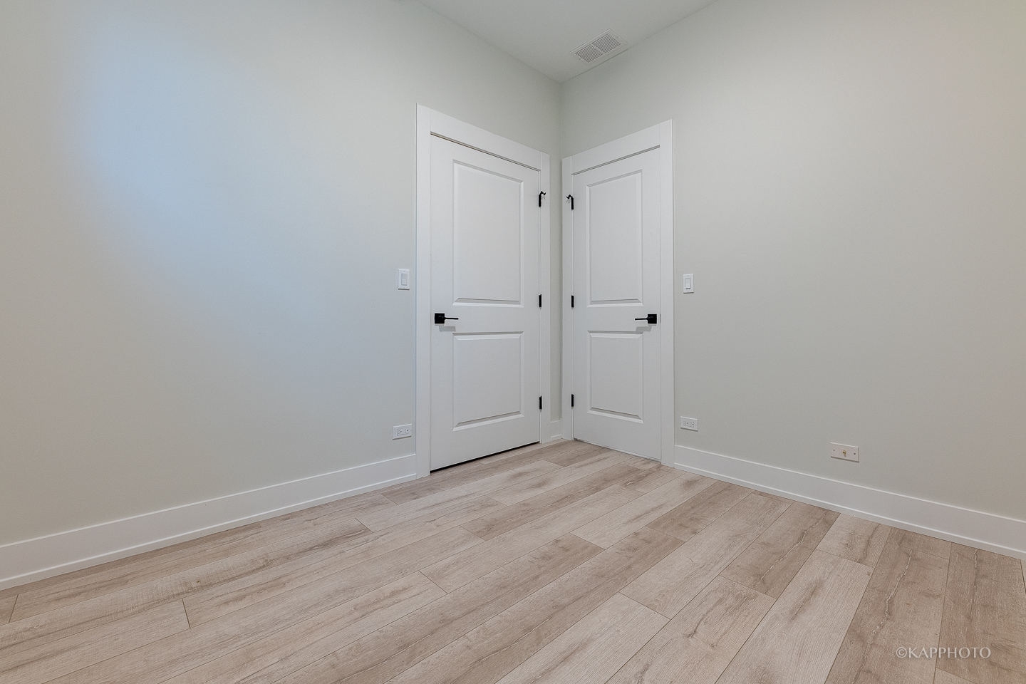 4021 N Keystone Avenue Unit: 1S