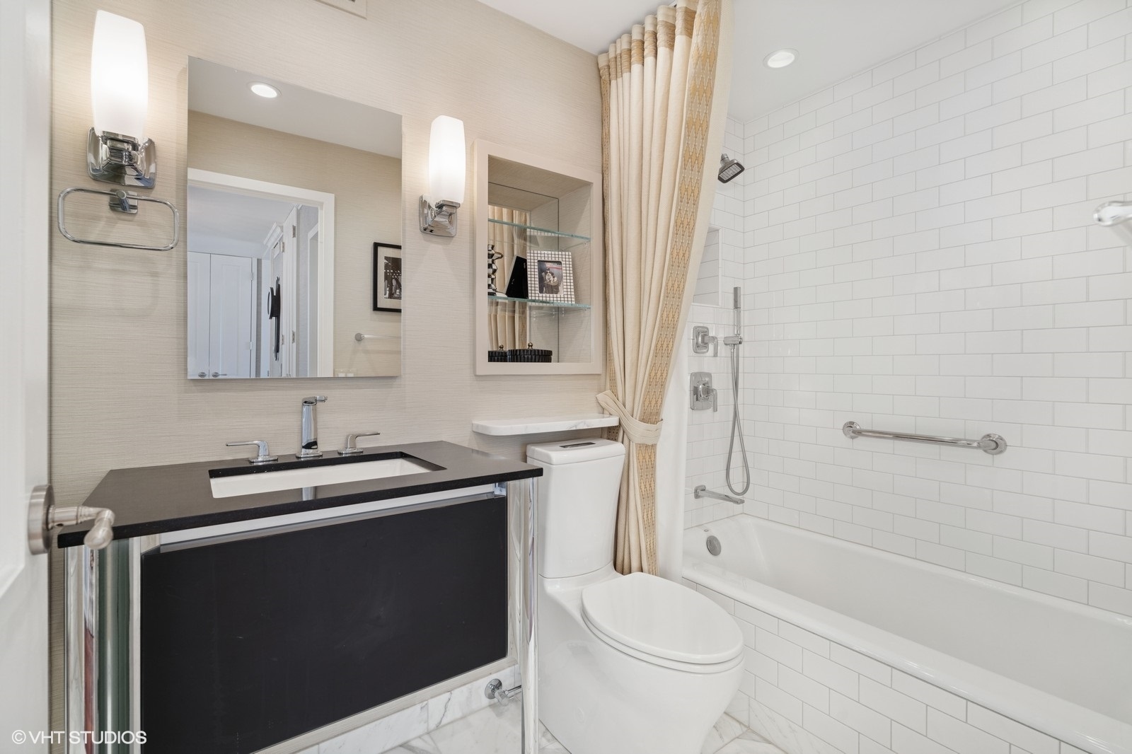 1555 N Astor Street Unit: 23SE