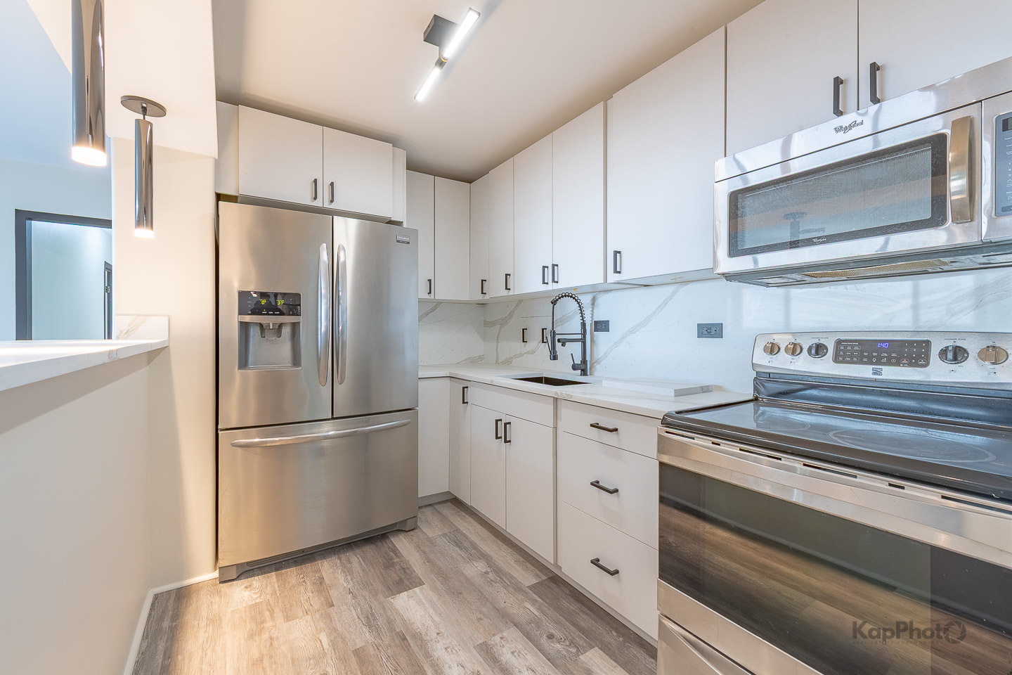 7337 S South Shore Drive Unit: 902