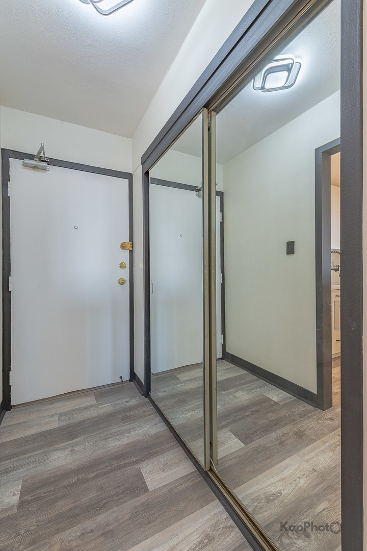 7337 S South Shore Drive Unit: 902